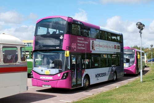 21 August 2016 Gaydon bus event 065.jpg